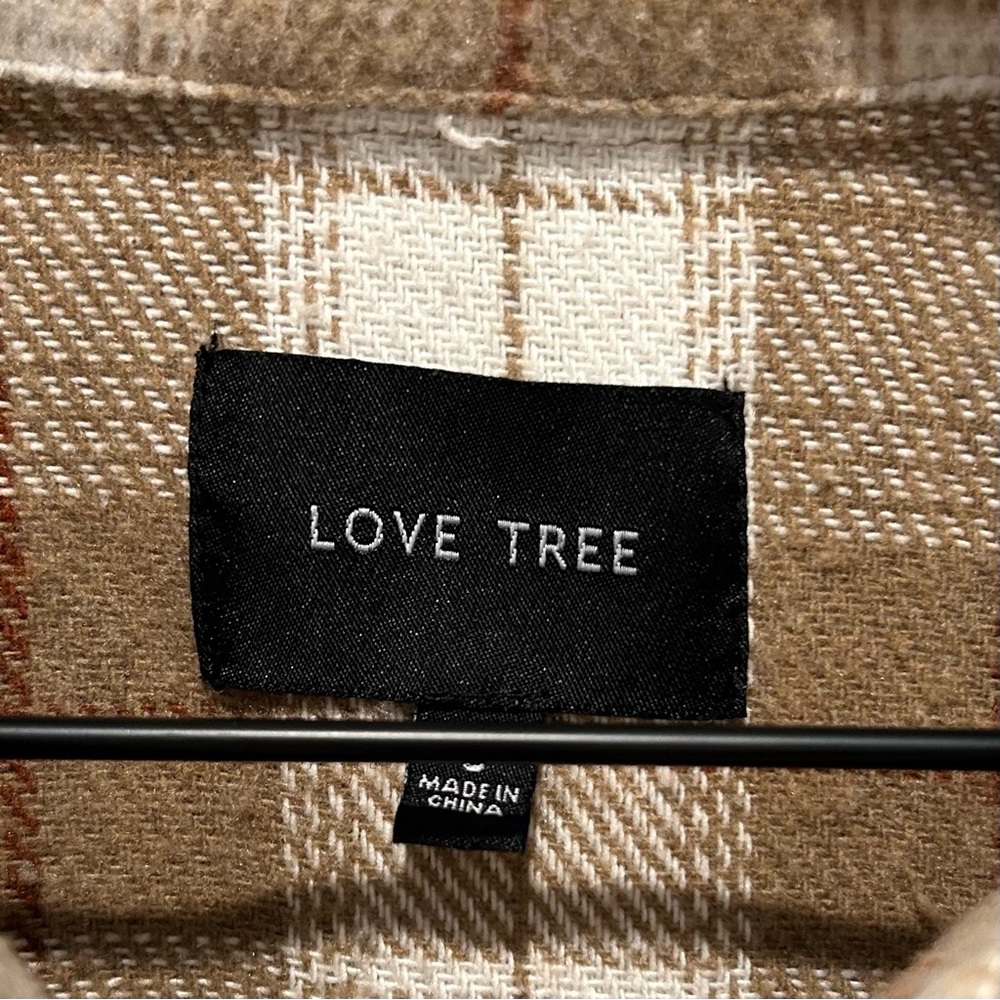 Love Tree Tan & White Plaid Fleece Button Front Shirt Jacket - Women’s Small - Picture 3 of 7